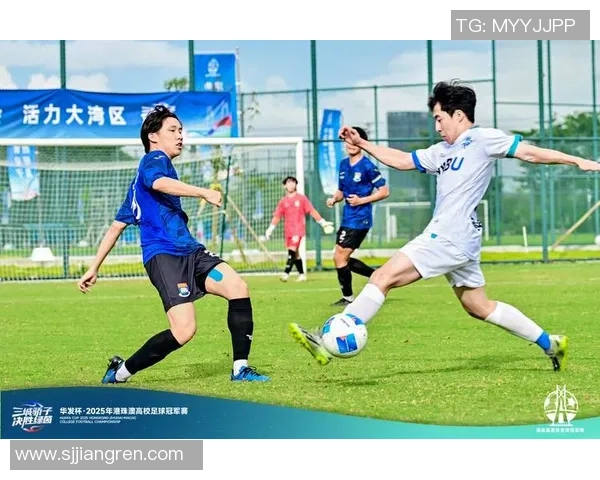 足球巨星哨：他如何在绿茵场上影响比赛的节奏与结果