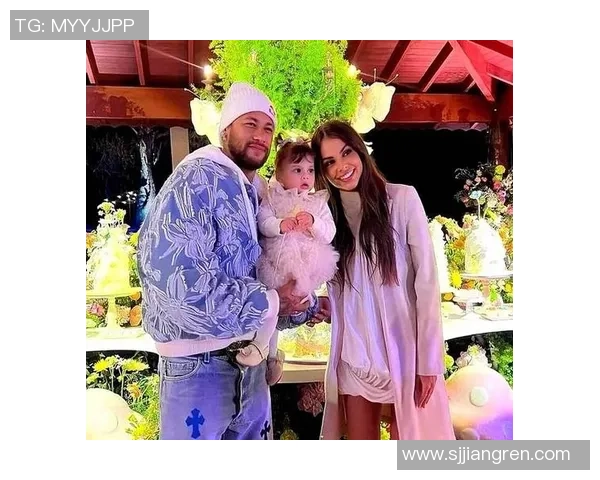 足球球星探访明星家庭揭秘温馨生活瞬间和背后故事