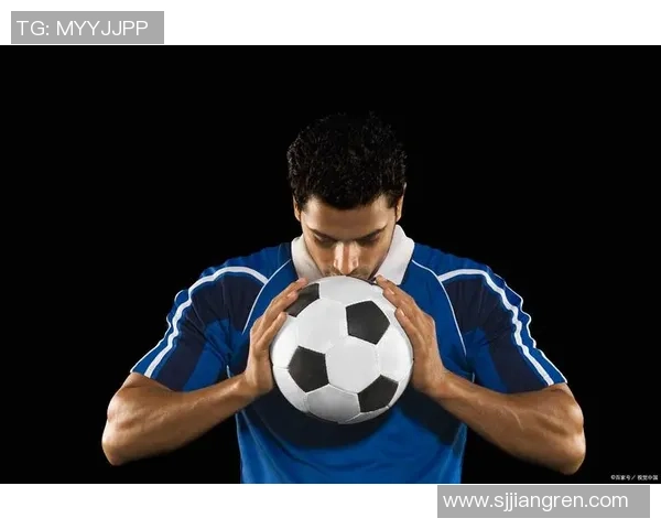 这位足球球星凭借独特外貌和球场表现吸引无数球迷关注